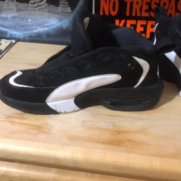 Nike basketball shoes - Picture 3 of 7